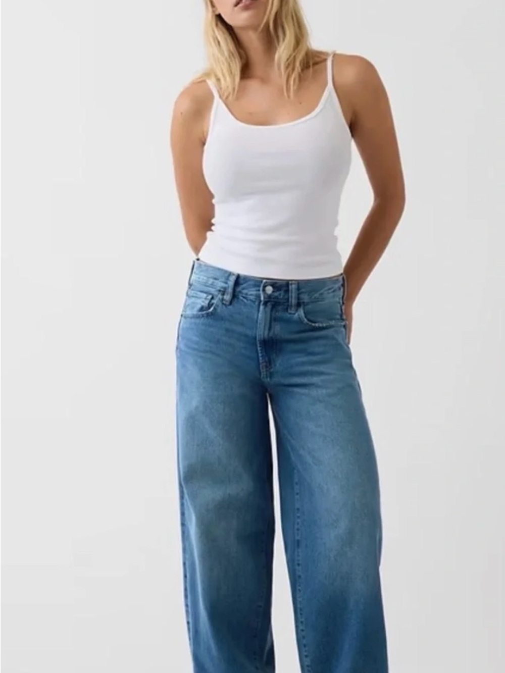 GAP X Hailey Bieber The Hailey Extra Baggy Jean Light Wash - Picture 2 of 5